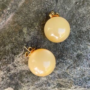 Vintage Yellow Moonglow Lucite Stud Earrings